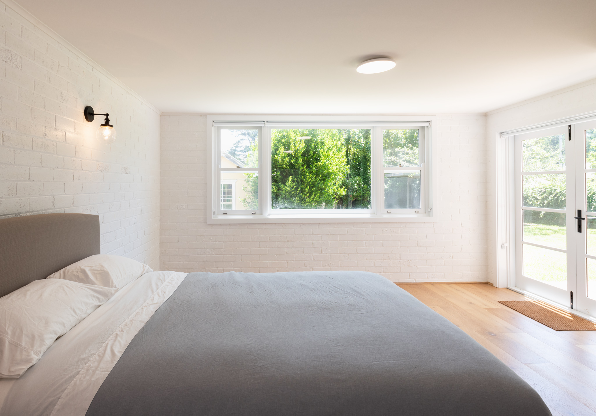 Downstairs bedroom with access to the garden and filled with light